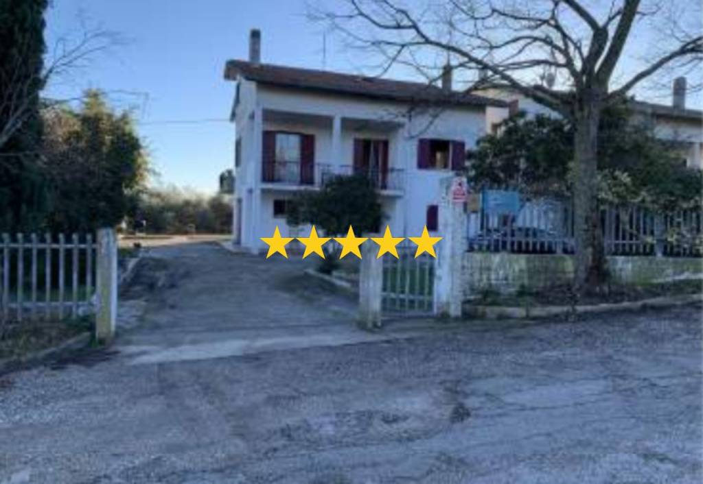 casa indipendente in vendita a Vallefoglia