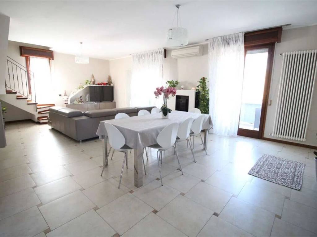 appartamento in vendita a Vallefoglia in zona Montecchio