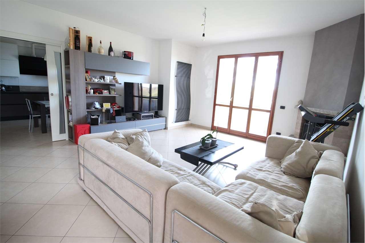 pentavano in vendita a Vallefoglia in zona Montecchio