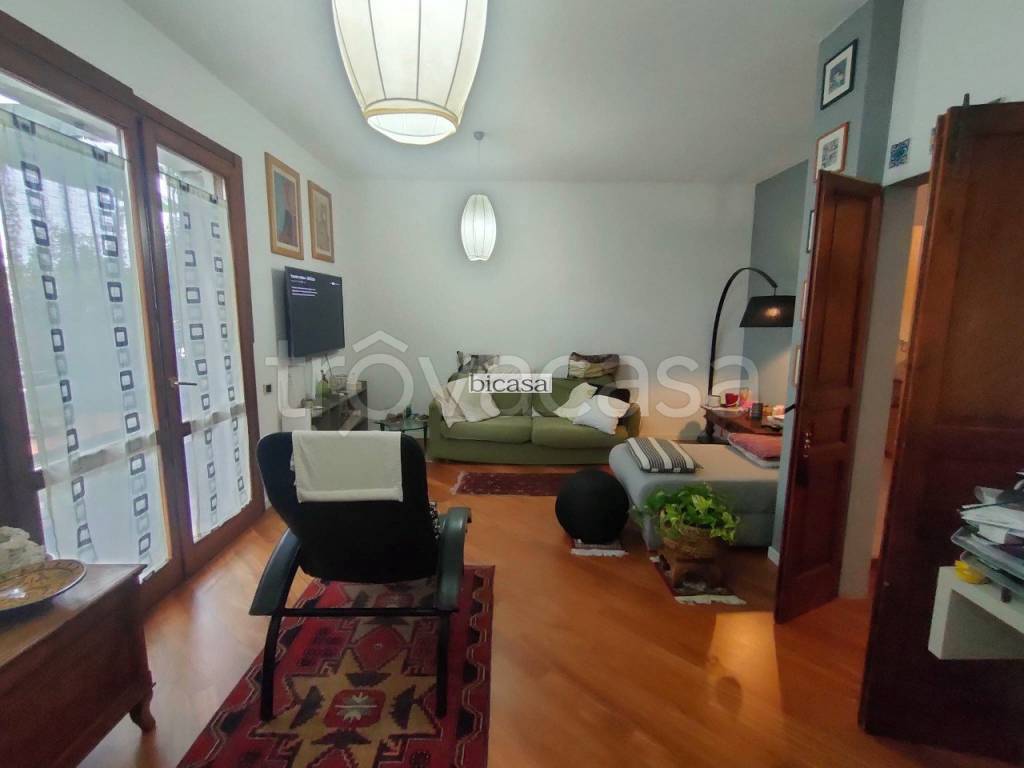 casa indipendente in vendita a Vallefoglia in zona Montecchio