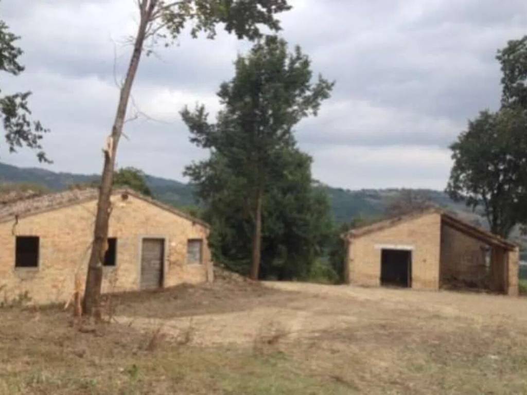 casa indipendente in vendita a Vallefoglia in zona Montecchio