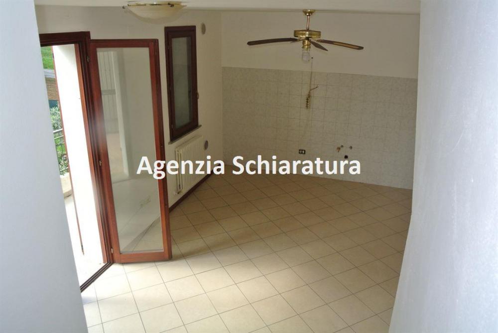 appartamento in vendita a Vallefoglia in zona Montecchio