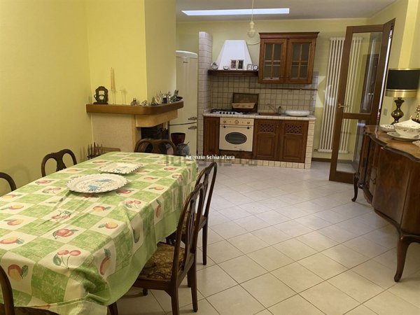 casa indipendente in vendita a Vallefoglia in zona Montecchio