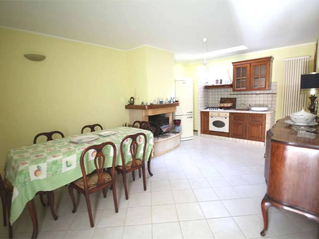 casa indipendente in vendita a Vallefoglia in zona Montecchio