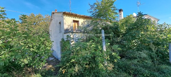 appartamento in vendita a Vallefoglia in zona Montecchio