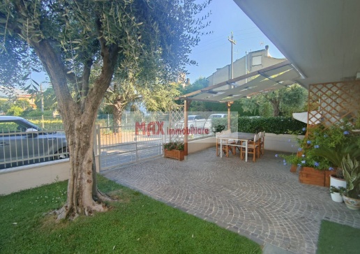 casa indipendente in vendita a Vallefoglia in zona Montecchio