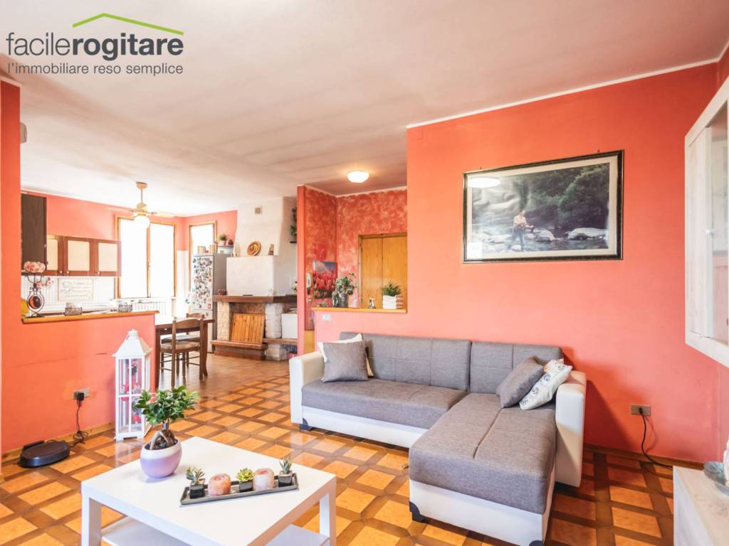 appartamento in vendita a Vallefoglia in zona Montecchio