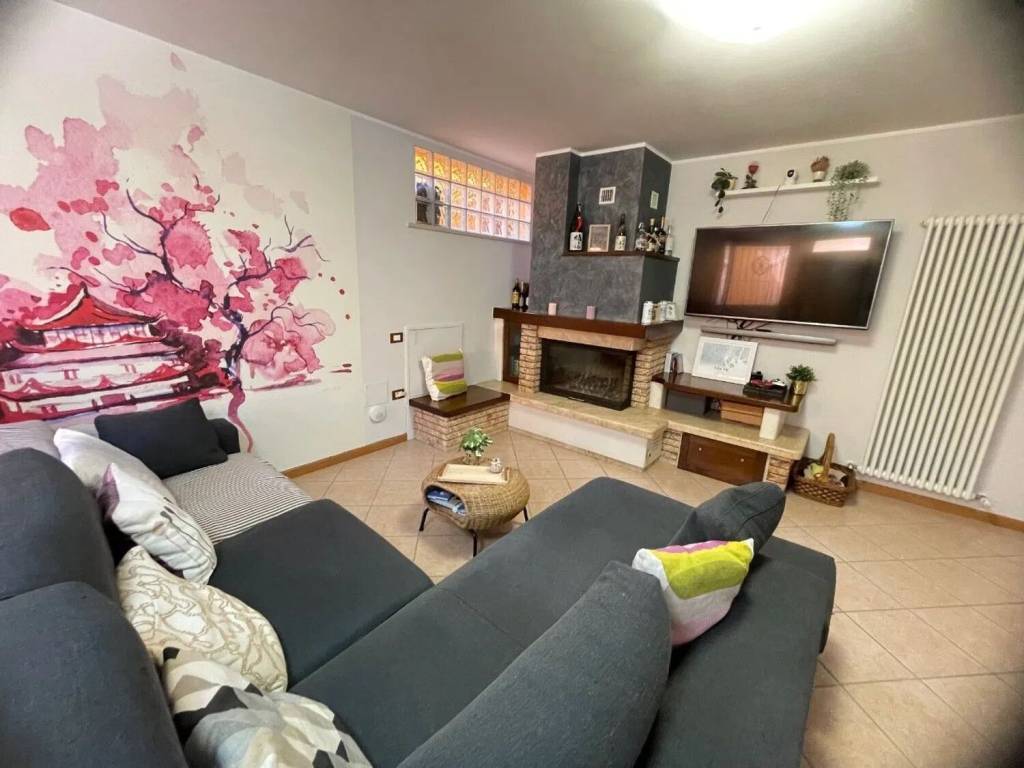 casa indipendente in vendita a Vallefoglia