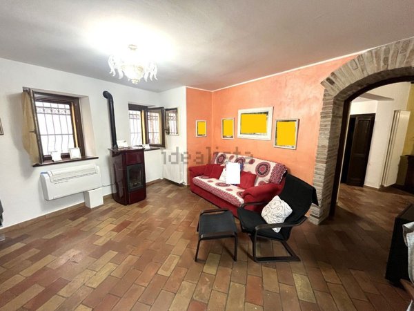 casa indipendente in vendita a Vallefoglia in zona Sant'Angelo in Lizzola