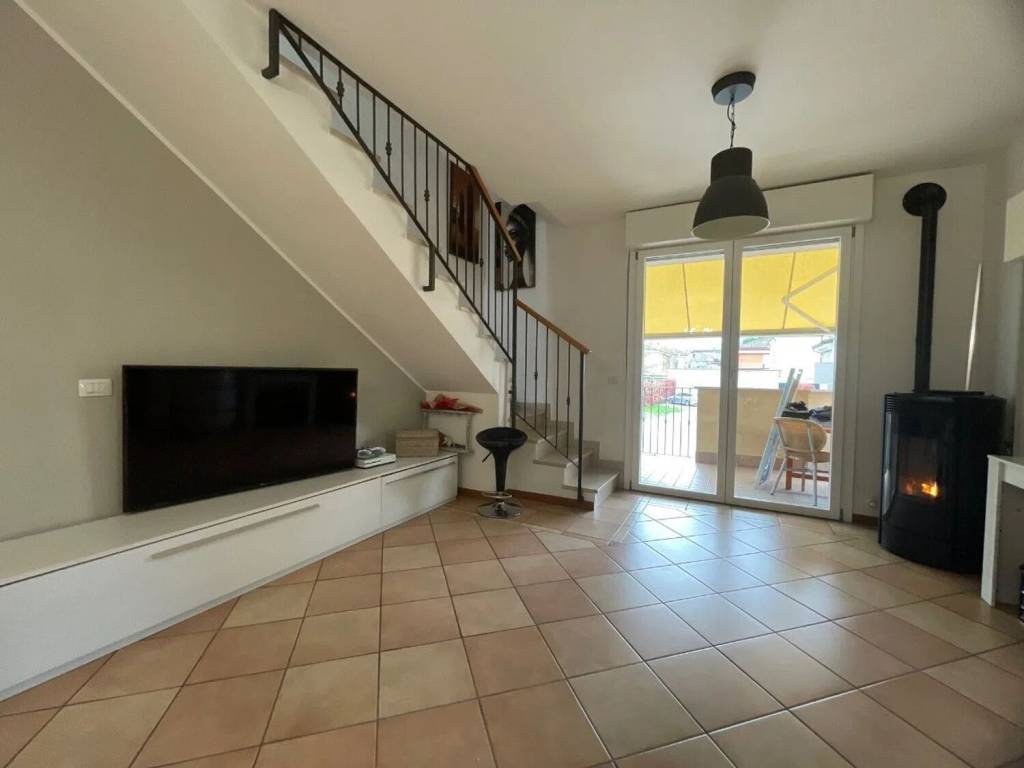 appartamento in vendita a Vallefoglia in zona Bottega