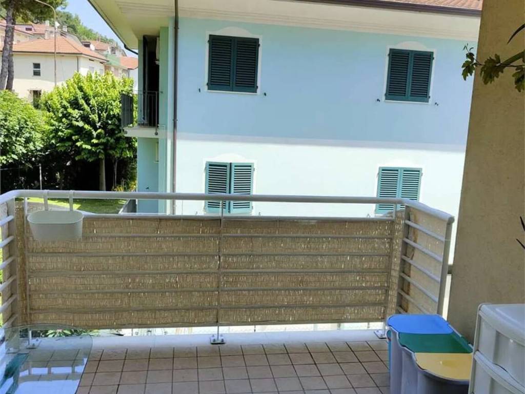 appartamento in vendita a Vallefoglia in zona Montecchio