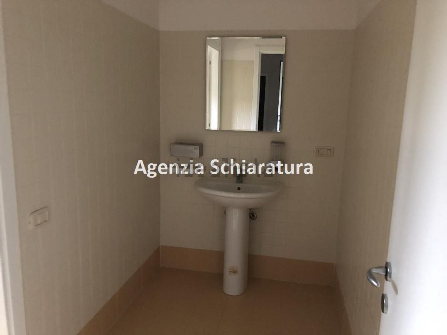 ufficio in vendita a Vallefoglia in zona Montecchio