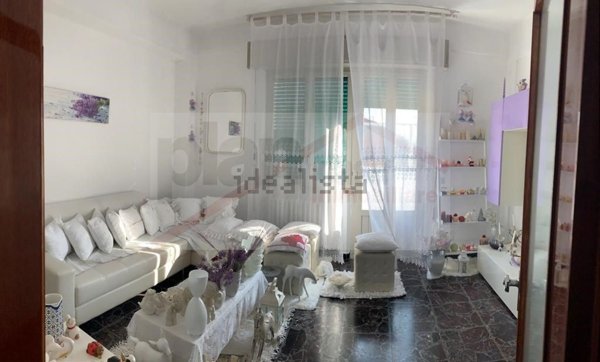 appartamento in vendita a Vallefoglia in zona Montecchio