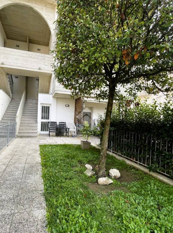 appartamento in vendita a Vallefoglia in zona Montecchio