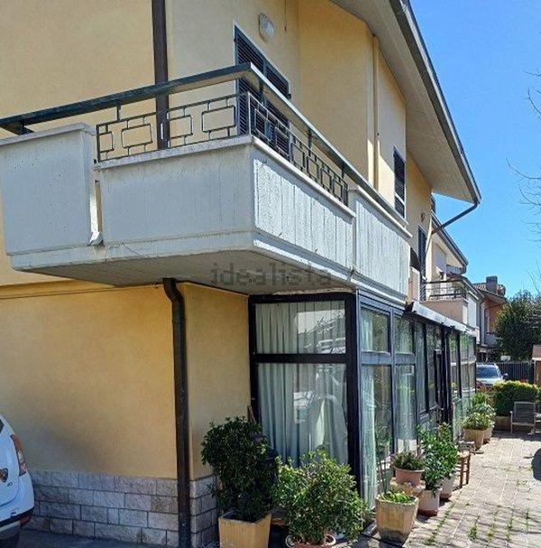 appartamento in vendita a Vallefoglia in zona Montecchio