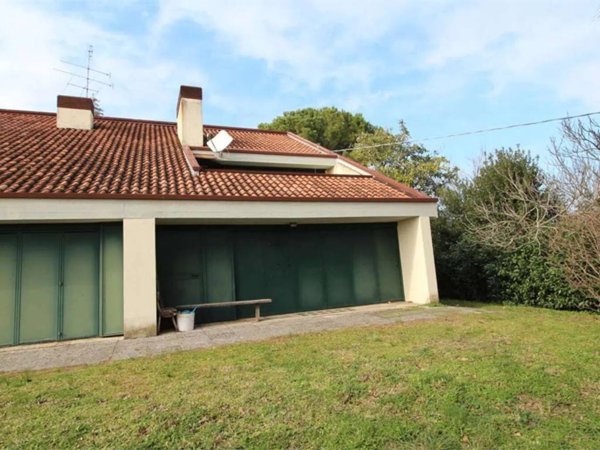 casa indipendente in vendita a Vallefoglia in zona Montecchio