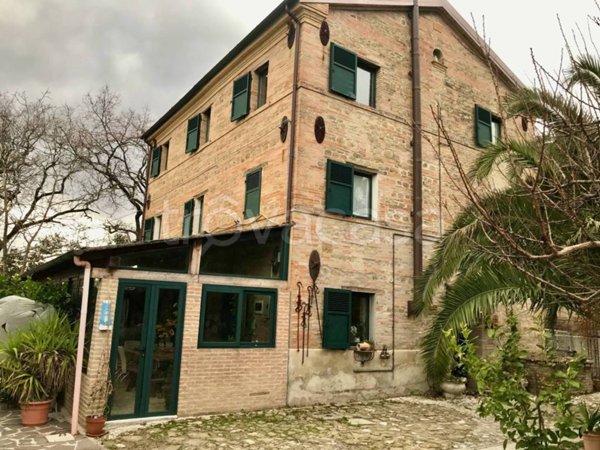 casa indipendente in vendita a Vallefoglia in zona Sant'Angelo in Lizzola