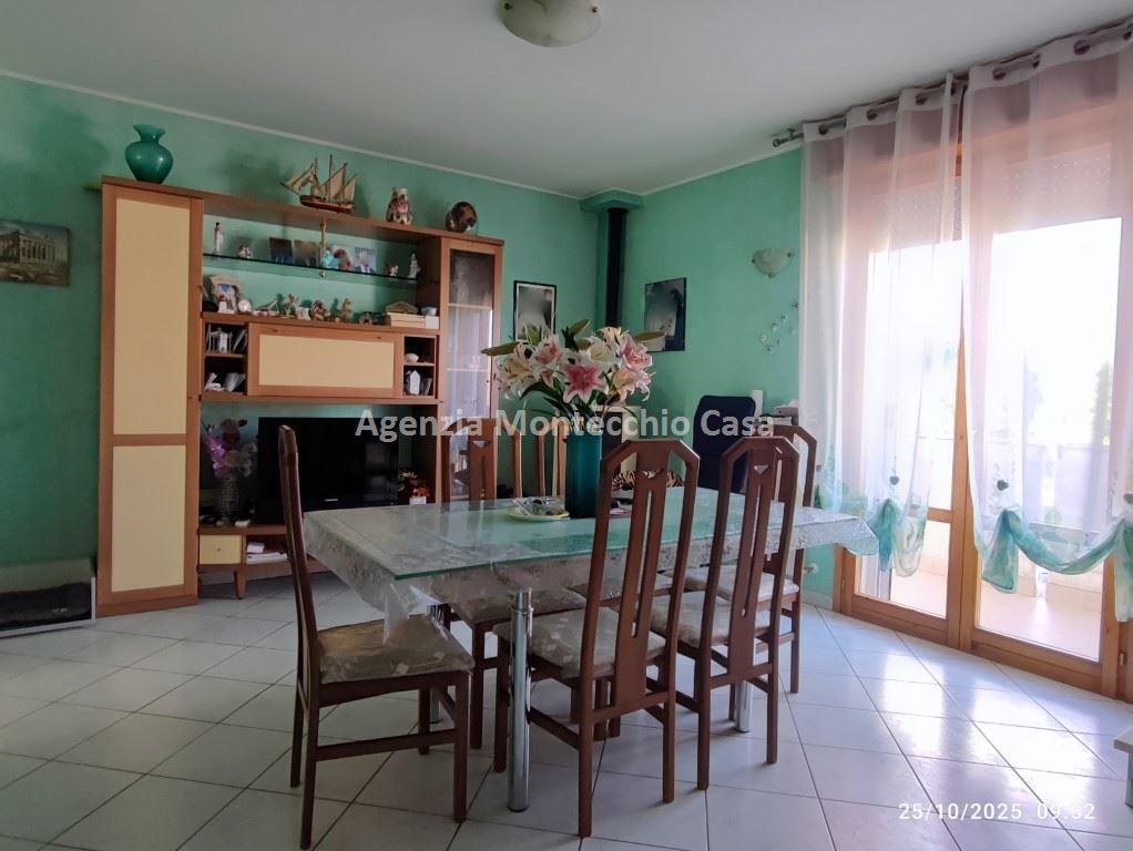 appartamento in vendita a Vallefoglia in zona Montecchio