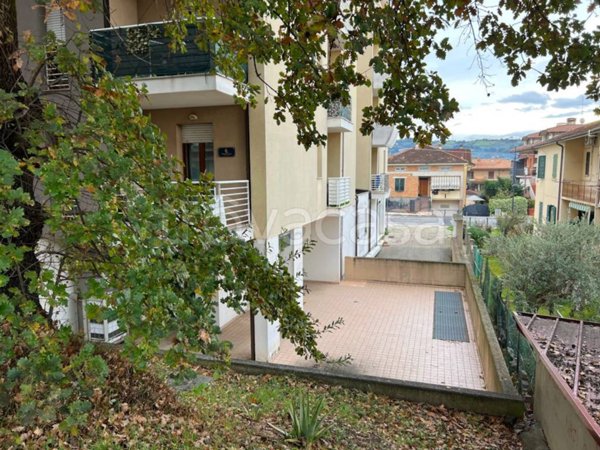 locale commerciale in vendita a Vallefoglia in zona Montecchio