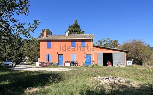 casa indipendente in vendita a Vallefoglia in zona Montefabbri
