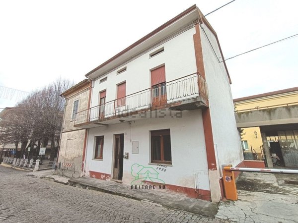 casa indipendente in vendita a Vallefoglia in zona Sant'Angelo in Lizzola