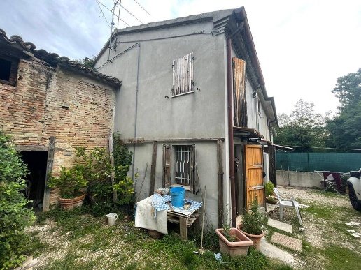 casa indipendente in vendita a Vallefoglia in zona Sant'Angelo in Lizzola