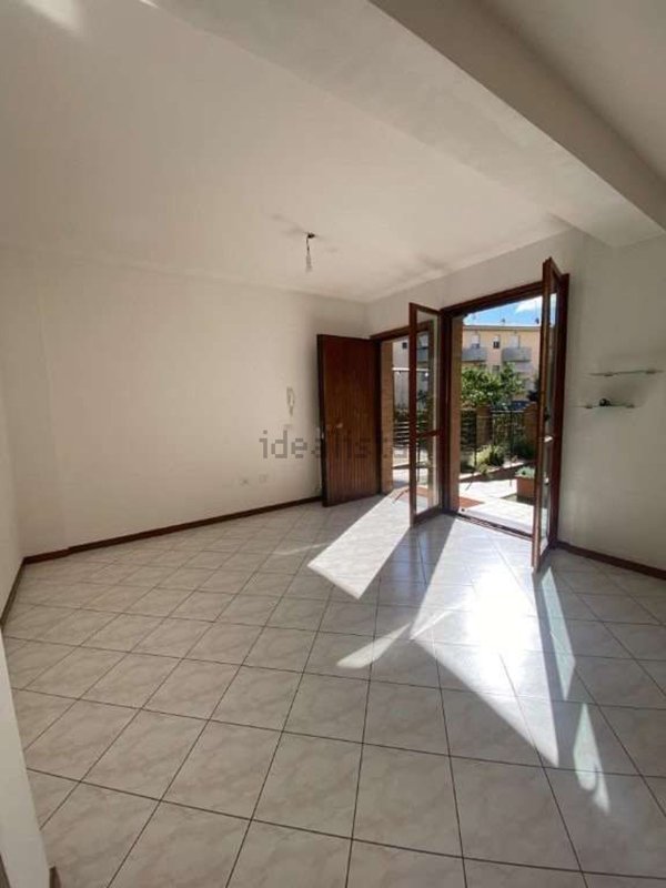 appartamento in vendita a Vallefoglia in zona Montecchio