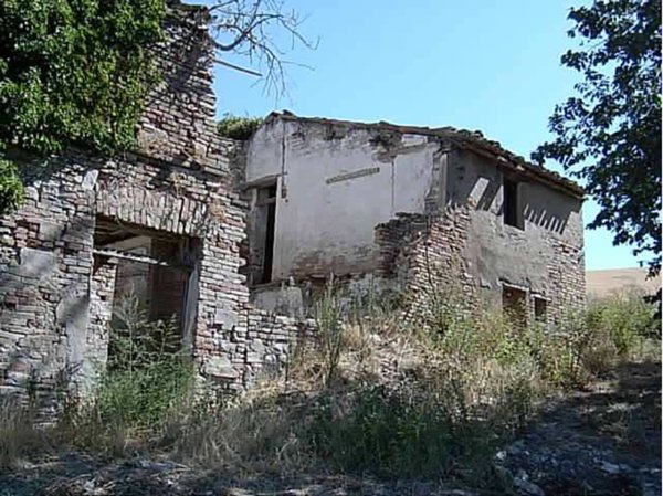 casa indipendente in vendita a Vallefoglia in zona Colbordolo
