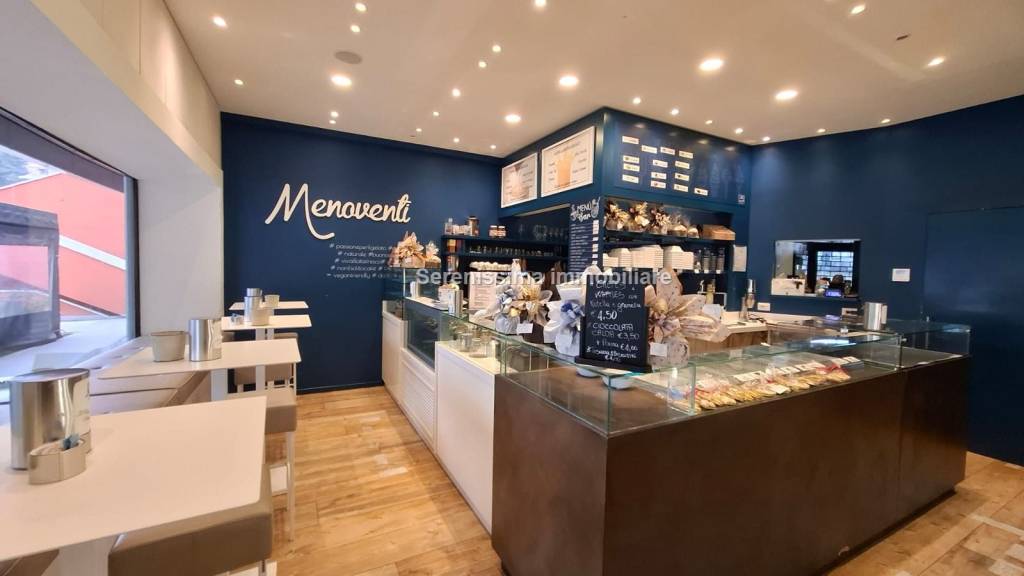 negozio in vendita a Vallefoglia in zona Montecchio