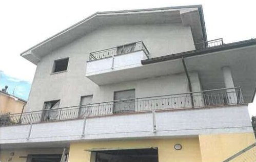 casa indipendente in vendita a Vallefoglia in zona Colbordolo