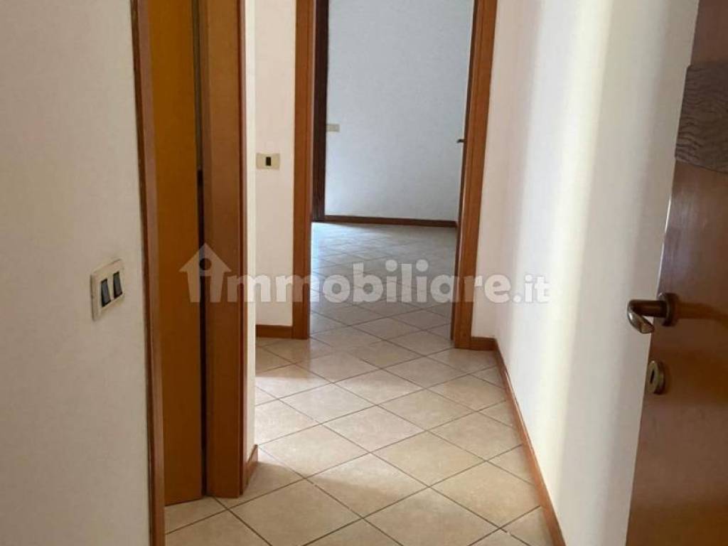 appartamento in vendita a Vallefoglia in zona Montecchio