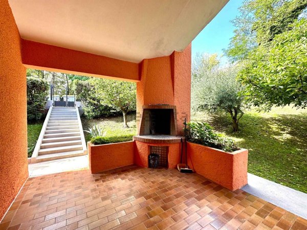 casa indipendente in vendita a Vallefoglia in zona Colbordolo