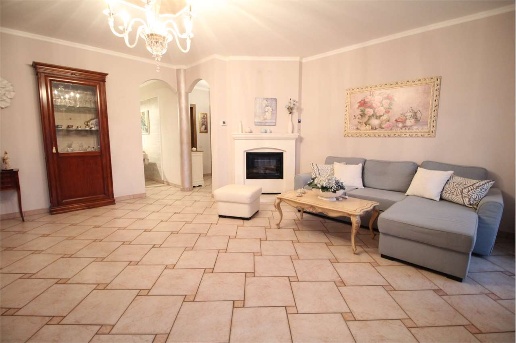 appartamento in vendita a Vallefoglia in zona Montecchio