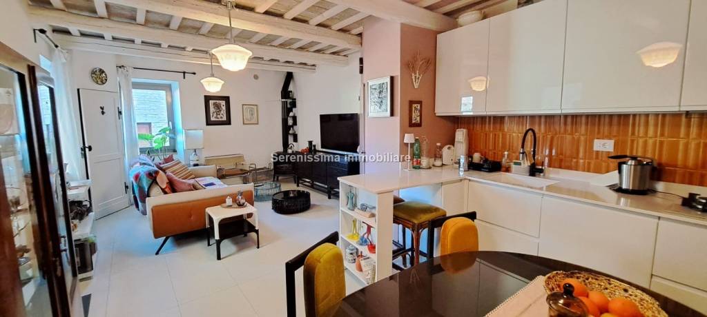 casa indipendente in vendita a Vallefoglia in zona Montecchio