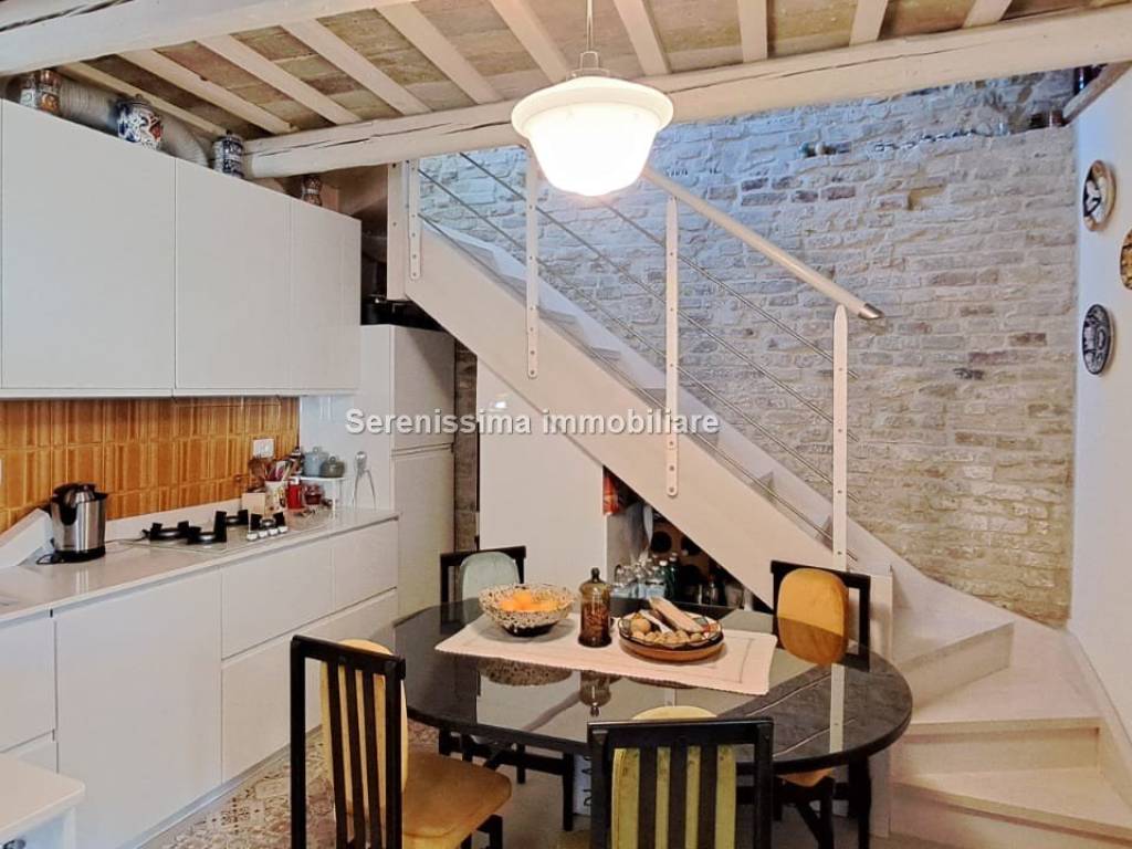 appartamento in vendita a Vallefoglia in zona Montecchio