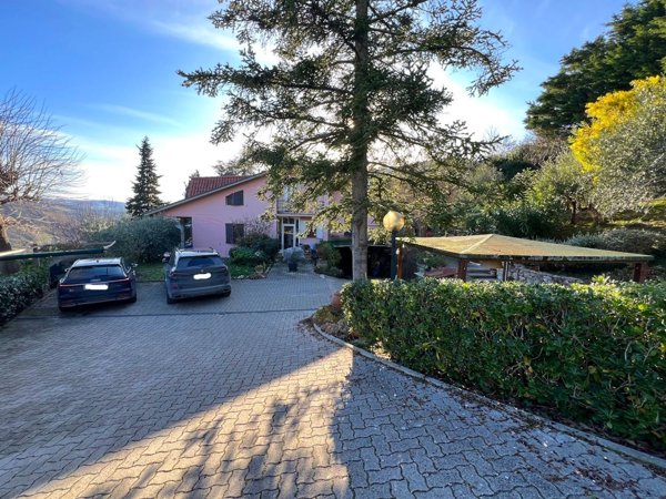 casa indipendente in vendita a Vallefoglia in zona Colbordolo