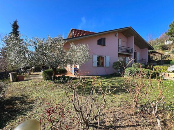 casa indipendente in vendita a Vallefoglia in zona Colbordolo