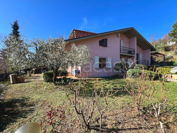 casa indipendente in vendita a Vallefoglia in zona Colbordolo