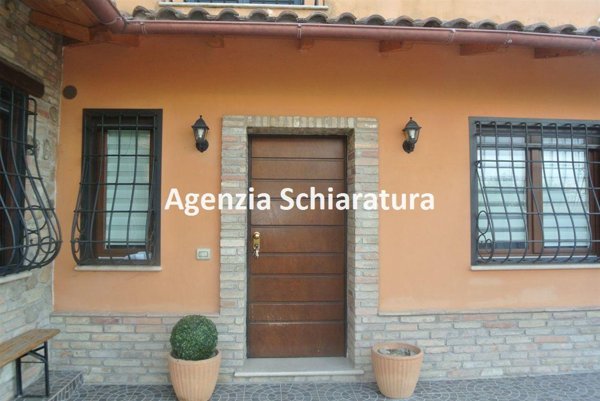 casa indipendente in vendita a Vallefoglia in zona Montecchio