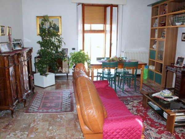 casa indipendente in vendita a Vallefoglia in zona Bottega