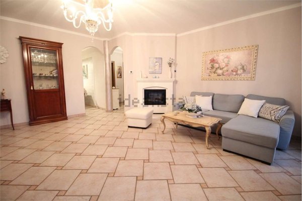 appartamento in vendita a Vallefoglia in zona Montecchio