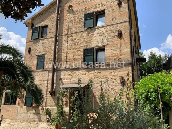casa indipendente in vendita a Vallefoglia in zona Sant'Angelo in Lizzola
