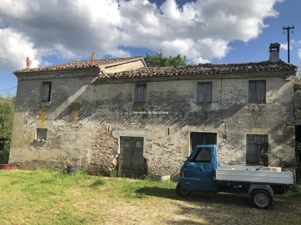 appartamento in vendita a Vallefoglia in zona Montecchio