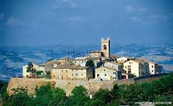 appartamento in vendita a Vallefoglia in zona Montecchio