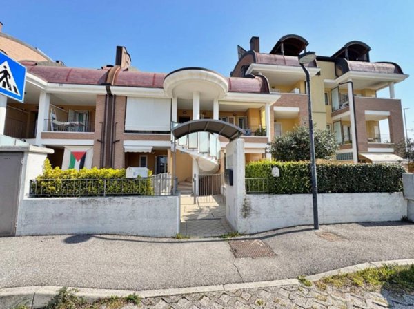 appartamento in vendita a Vallefoglia in zona Montecchio