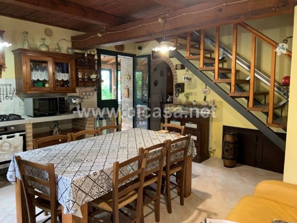casa indipendente in vendita a Vallefoglia in zona Sant'Angelo in Lizzola
