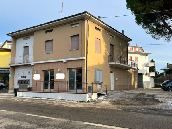 casa indipendente in vendita a Vallefoglia in zona Montecchio