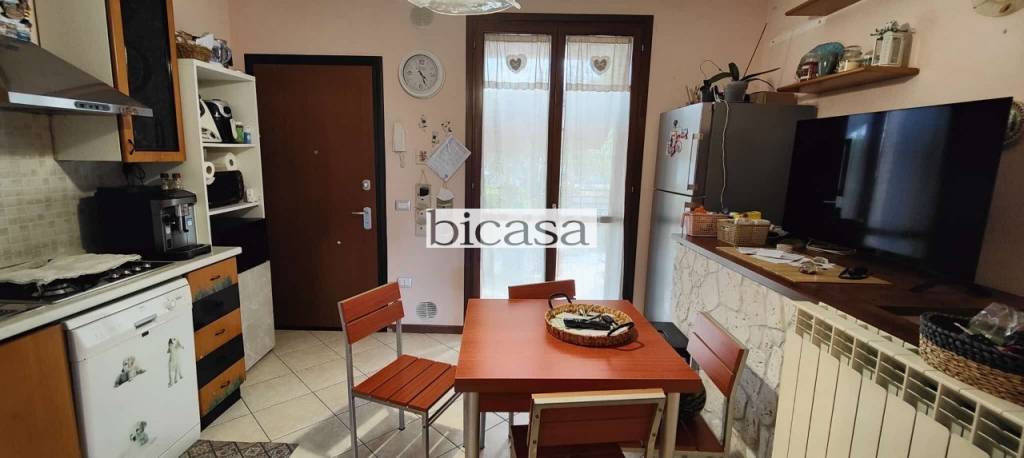 casa indipendente in vendita a Vallefoglia in zona Montecchio