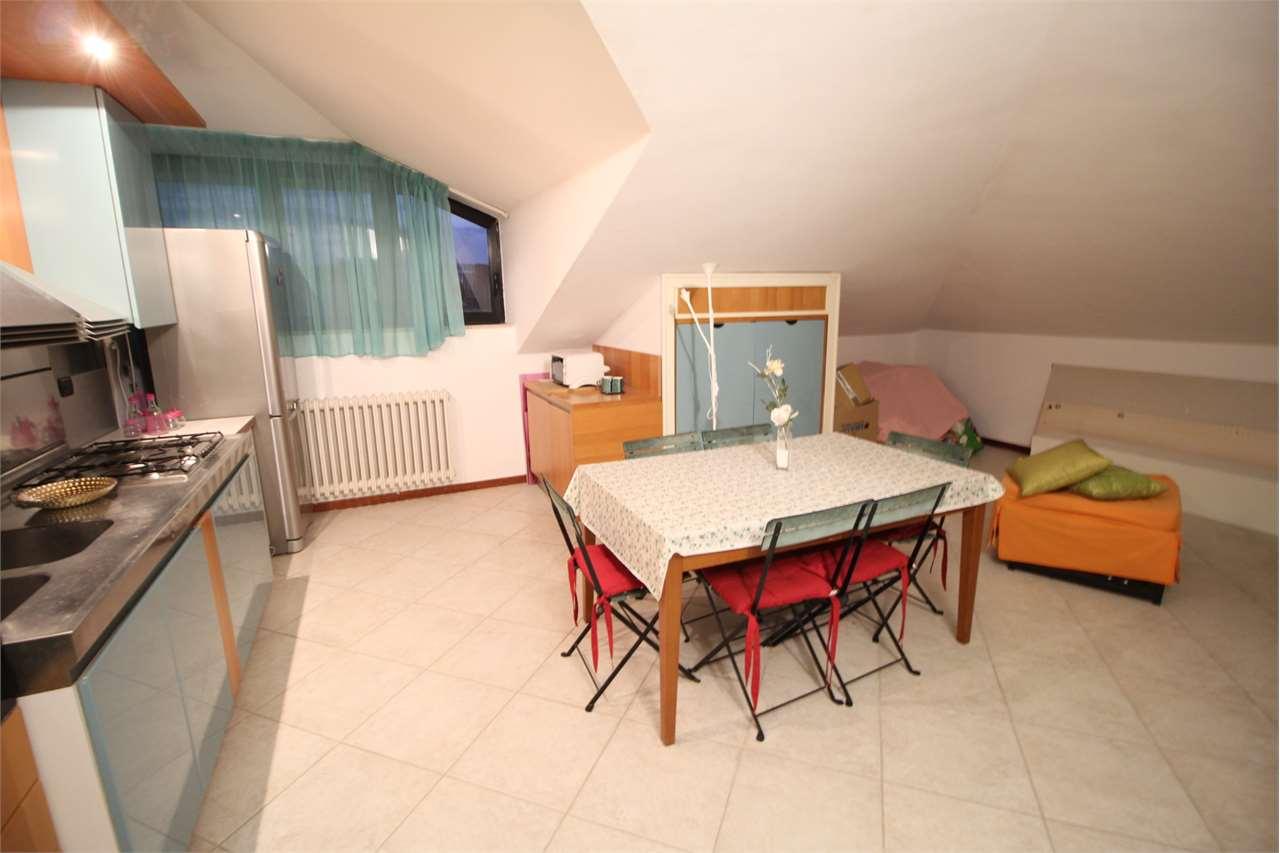 appartamento in vendita a Vallefoglia in zona Montecchio