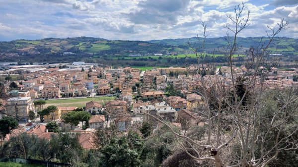 appartamento in vendita a Vallefoglia in zona Montecchio